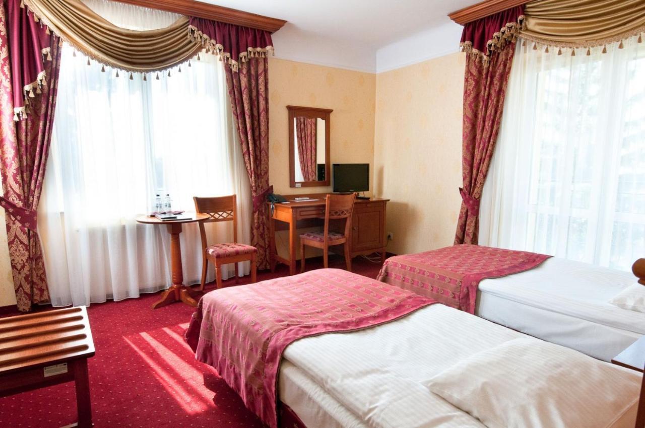 Hotel Korona サンドミエシュ エクステリア 写真