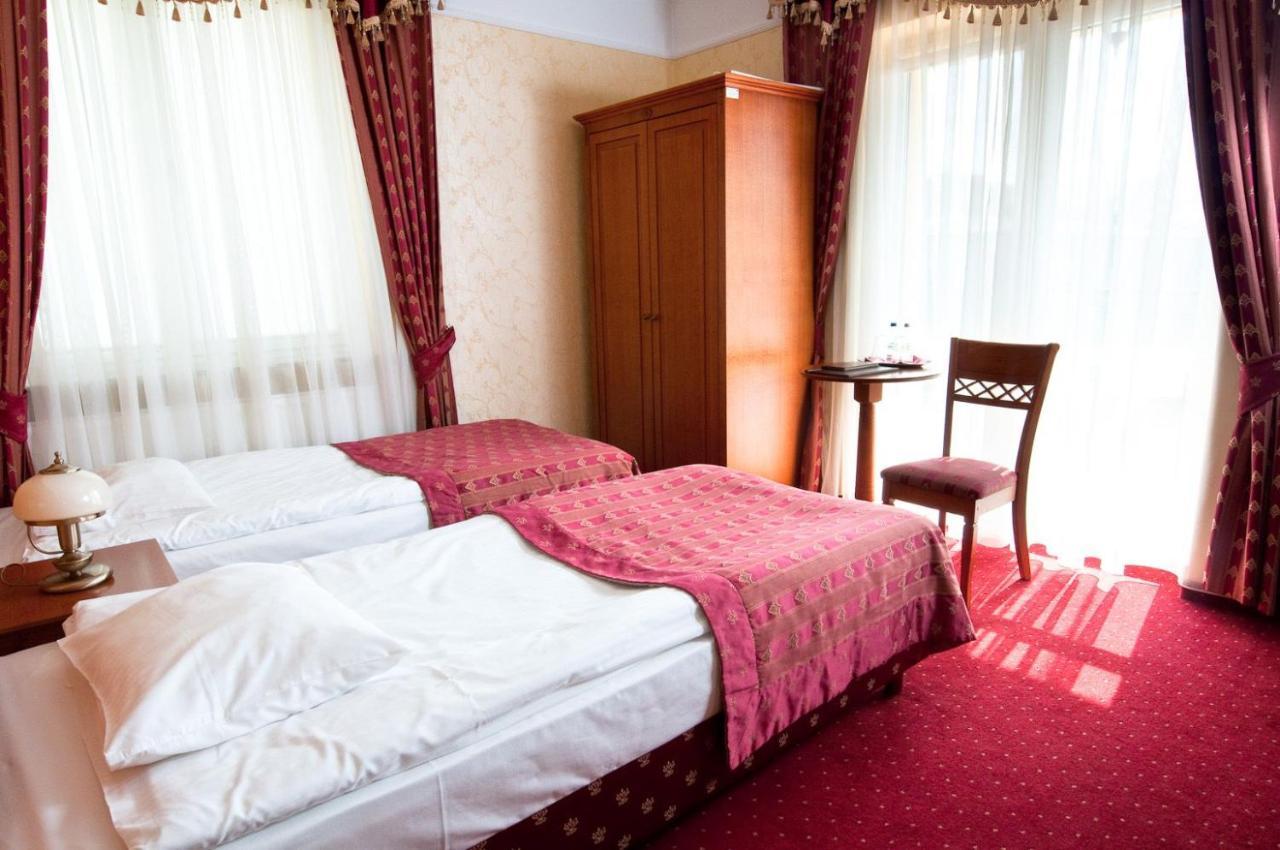 Hotel Korona サンドミエシュ エクステリア 写真