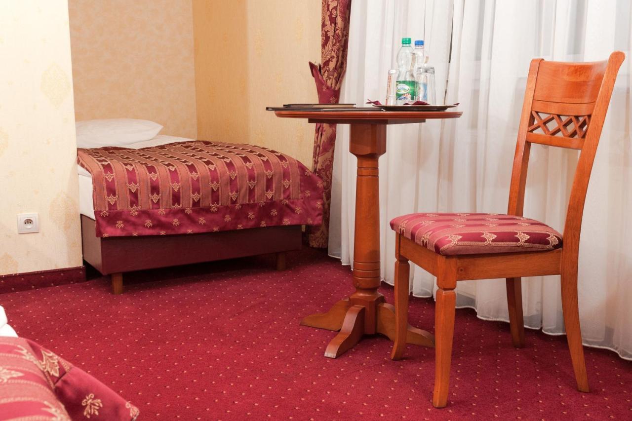Hotel Korona サンドミエシュ エクステリア 写真