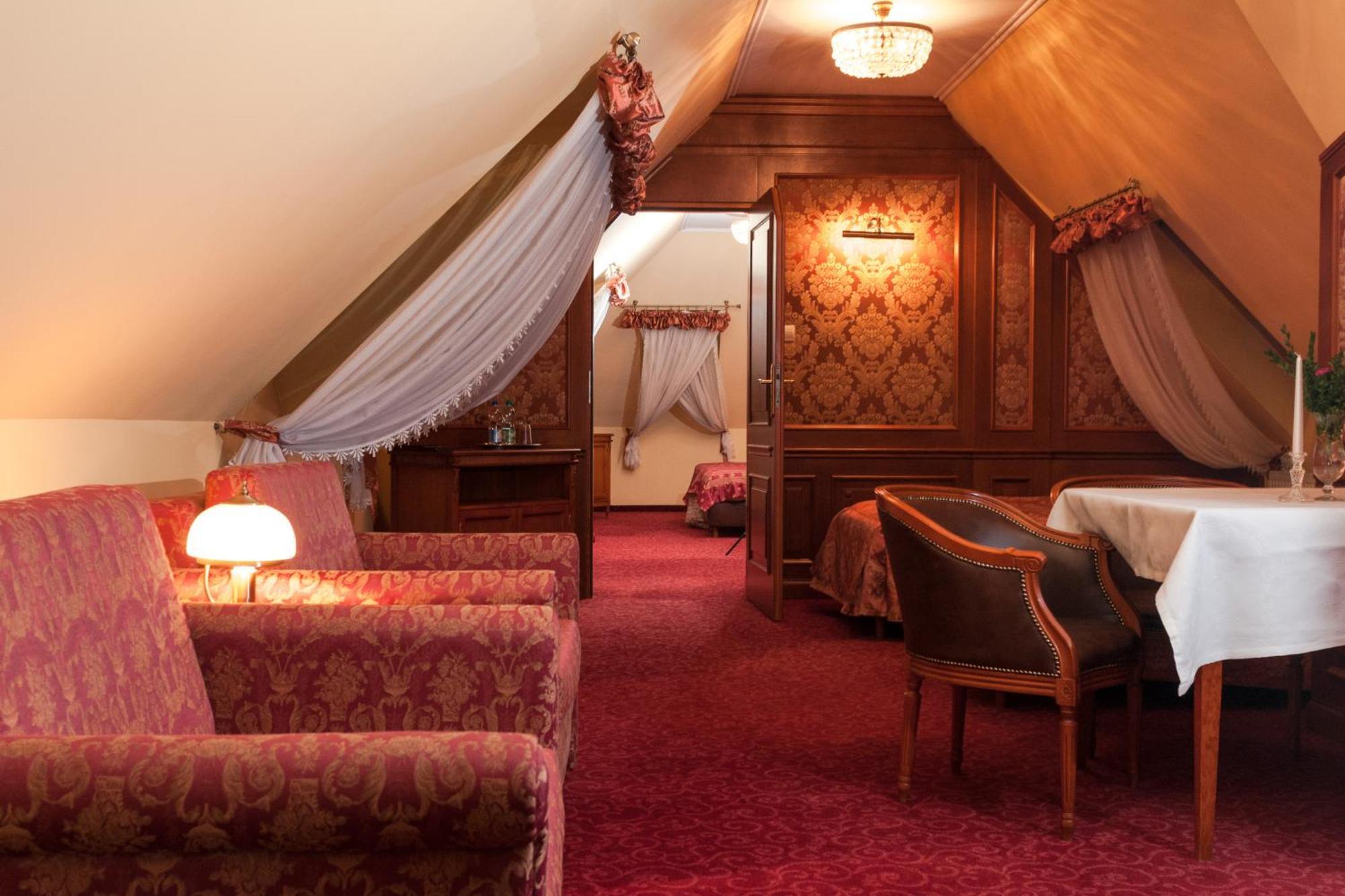Hotel Korona サンドミエシュ エクステリア 写真