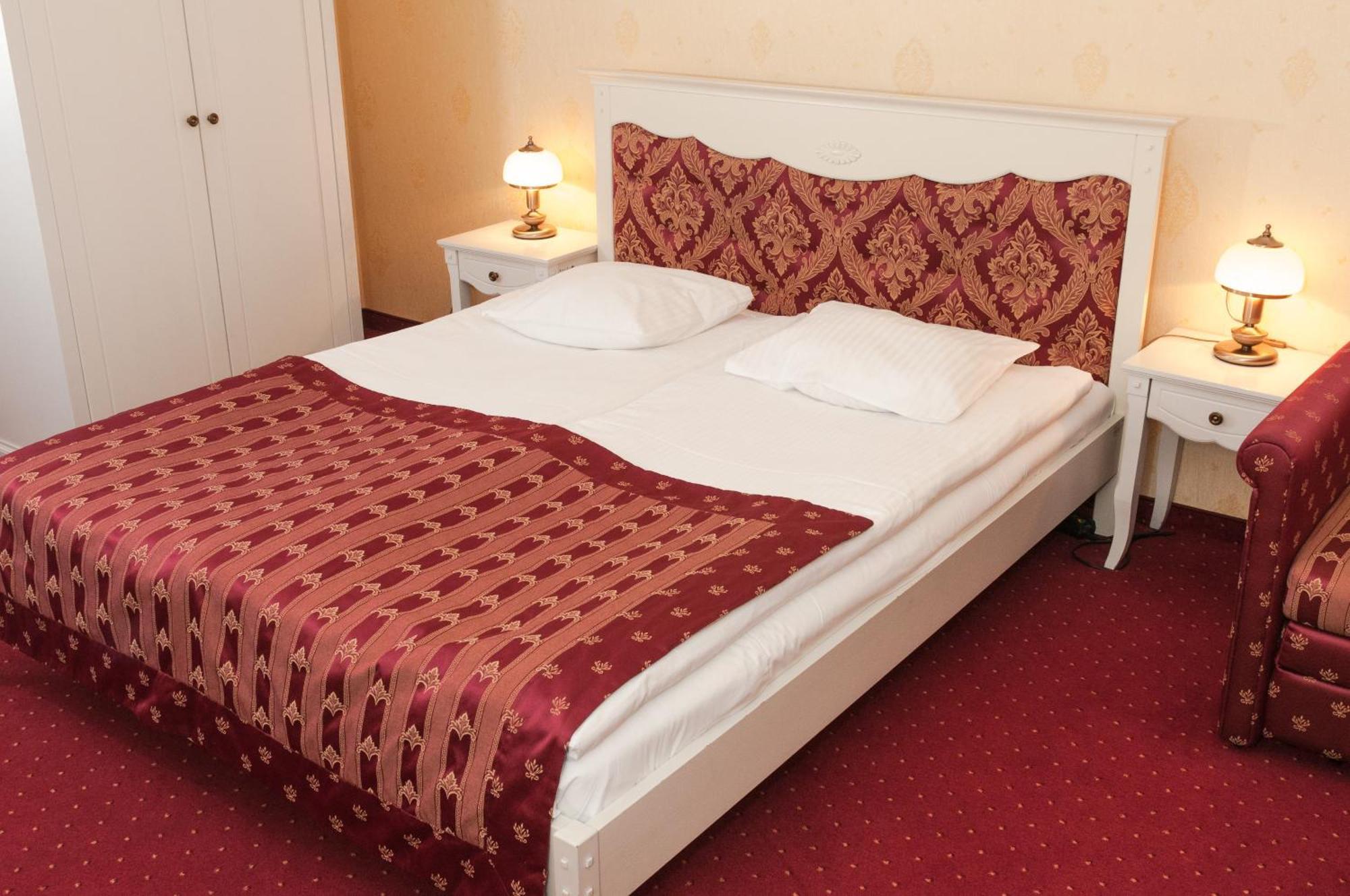 Hotel Korona サンドミエシュ エクステリア 写真
