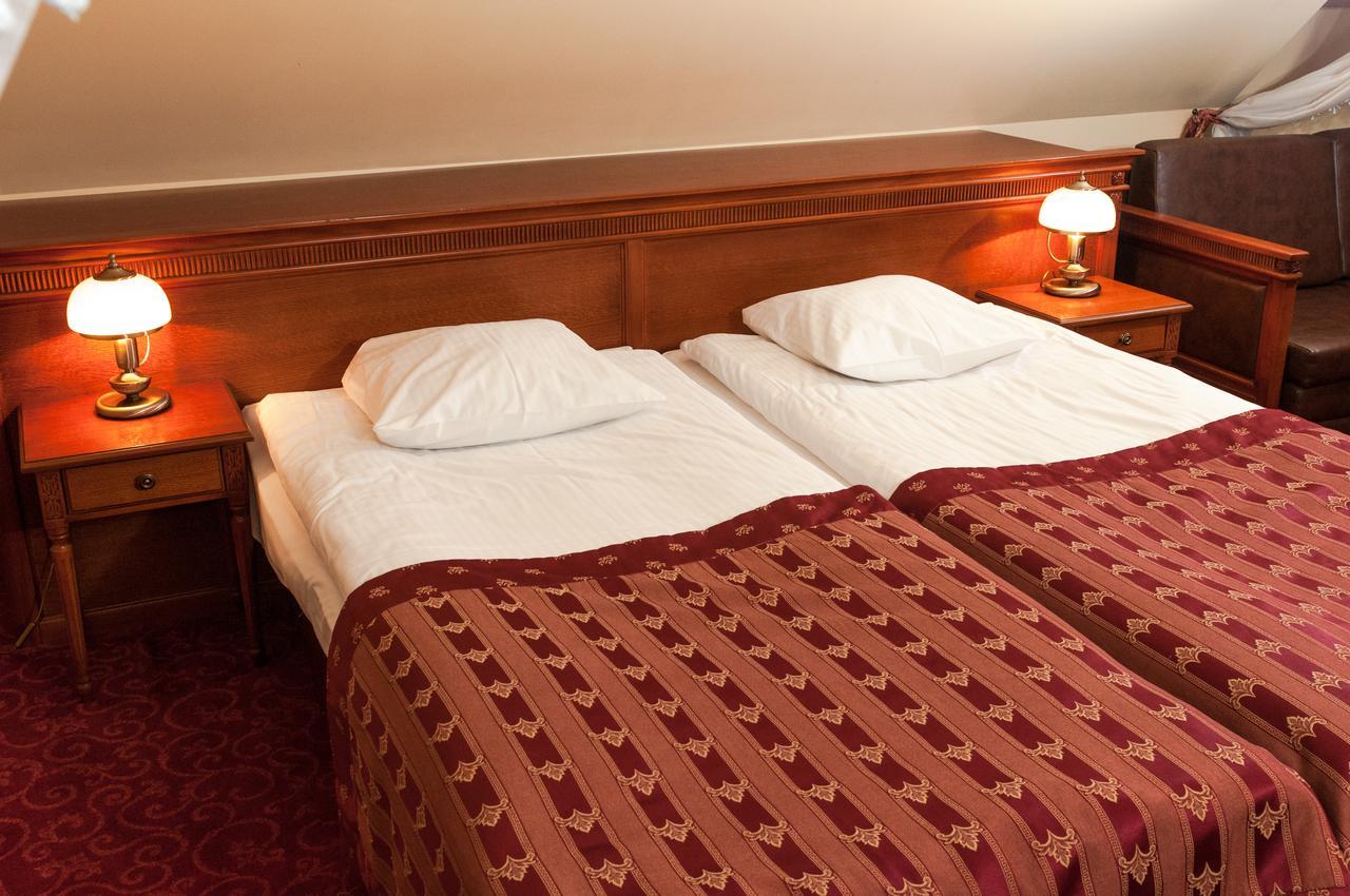 Hotel Korona サンドミエシュ エクステリア 写真