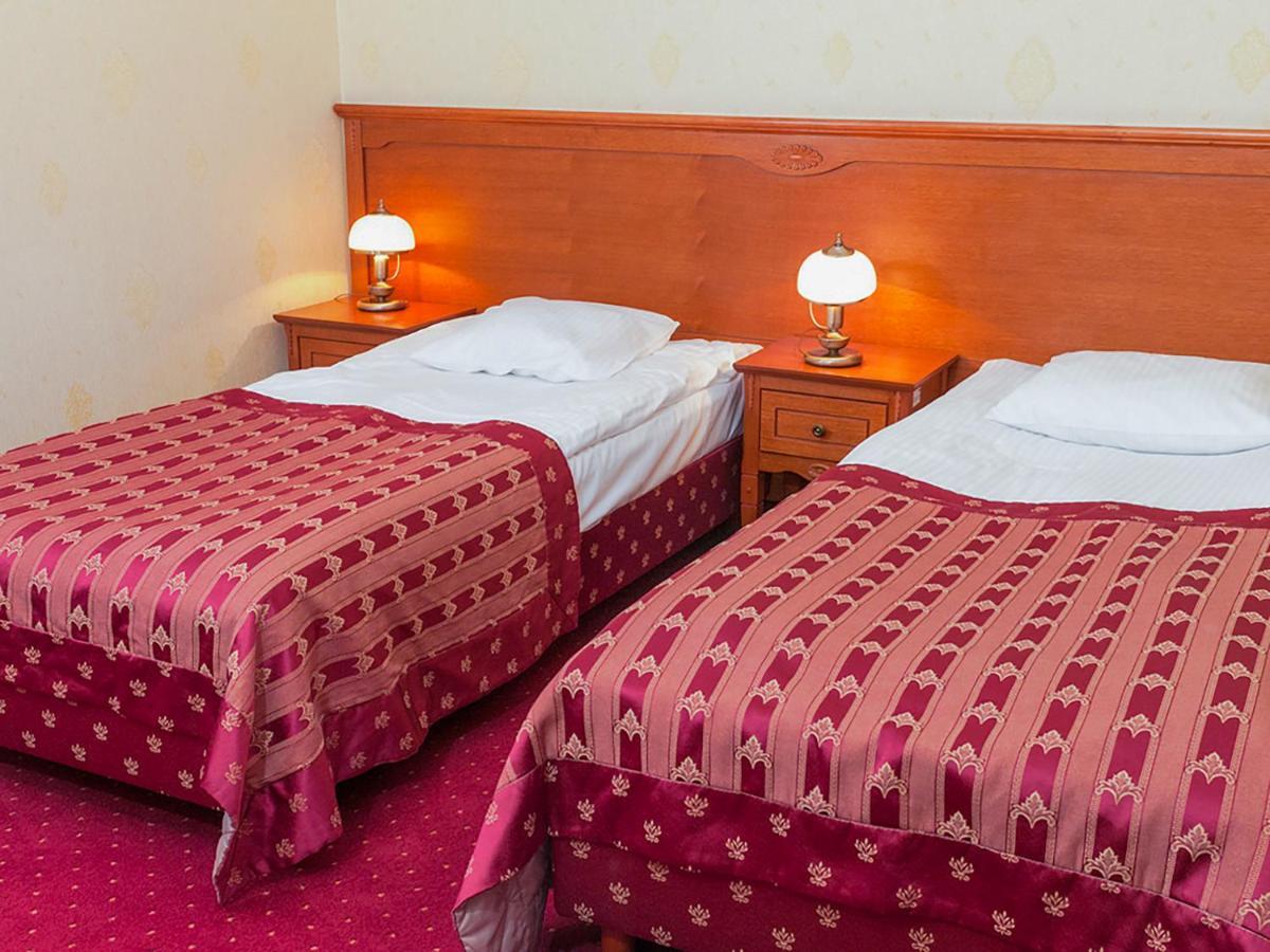 Hotel Korona サンドミエシュ エクステリア 写真