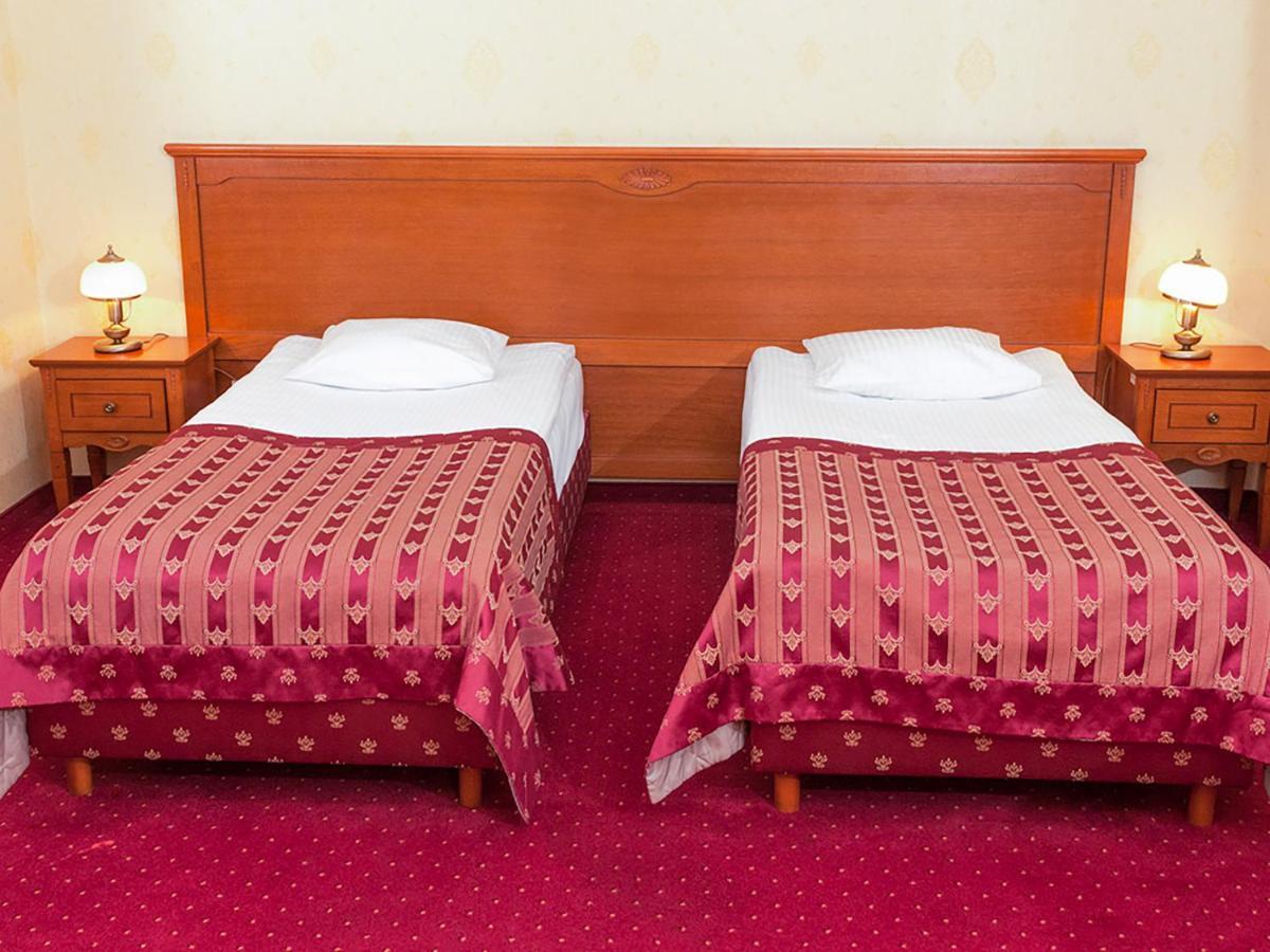 Hotel Korona サンドミエシュ エクステリア 写真