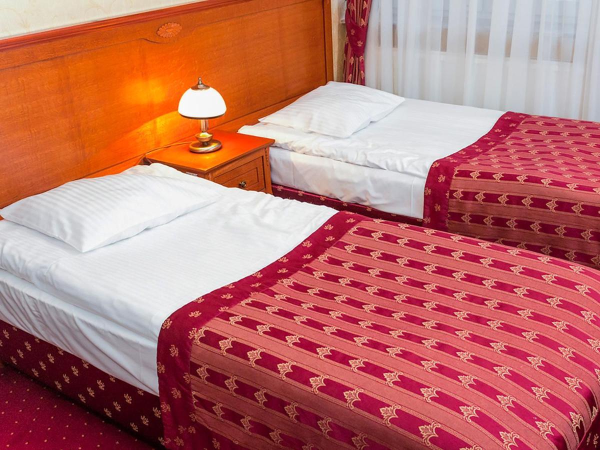 Hotel Korona サンドミエシュ エクステリア 写真