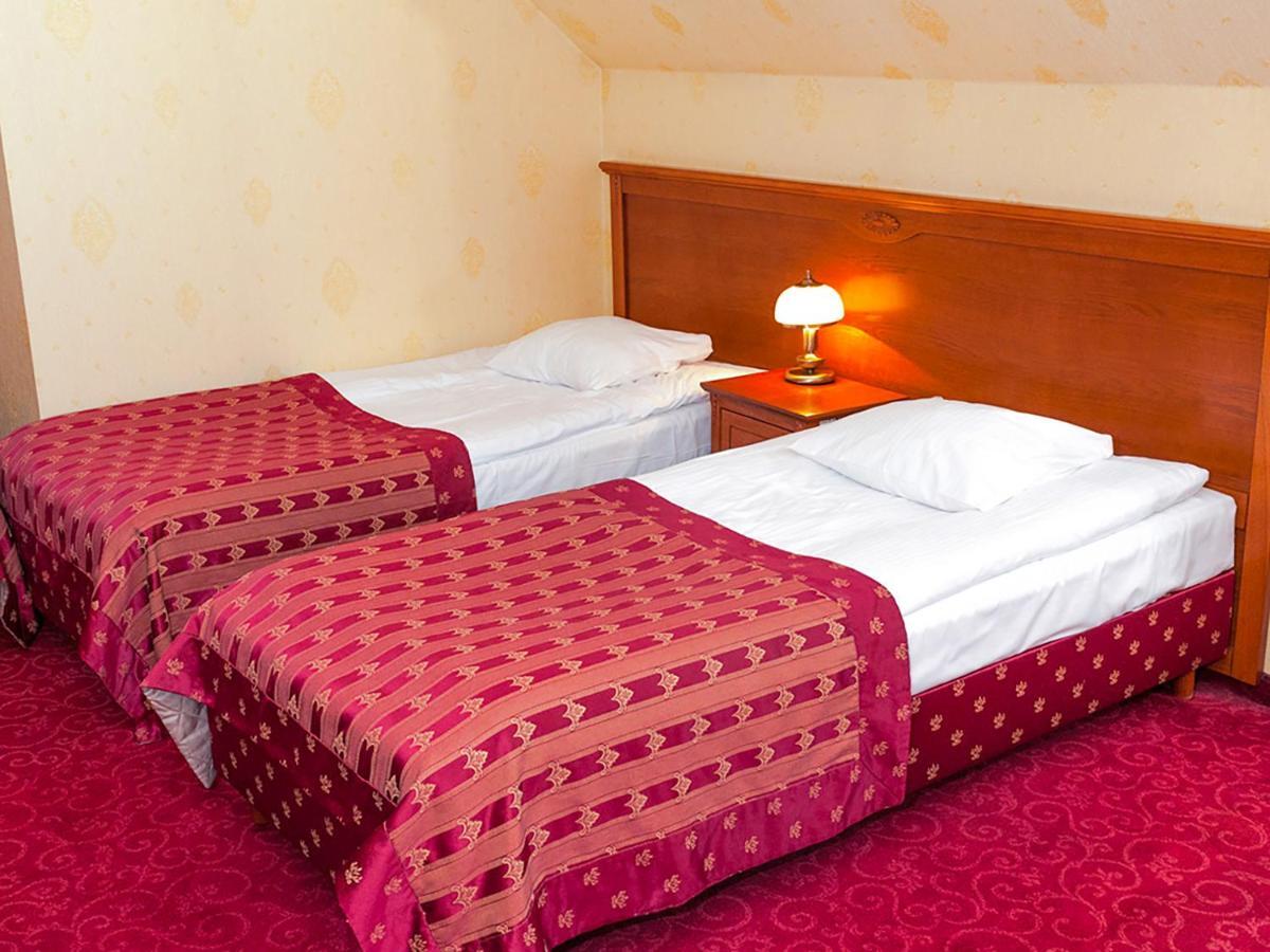 Hotel Korona サンドミエシュ エクステリア 写真