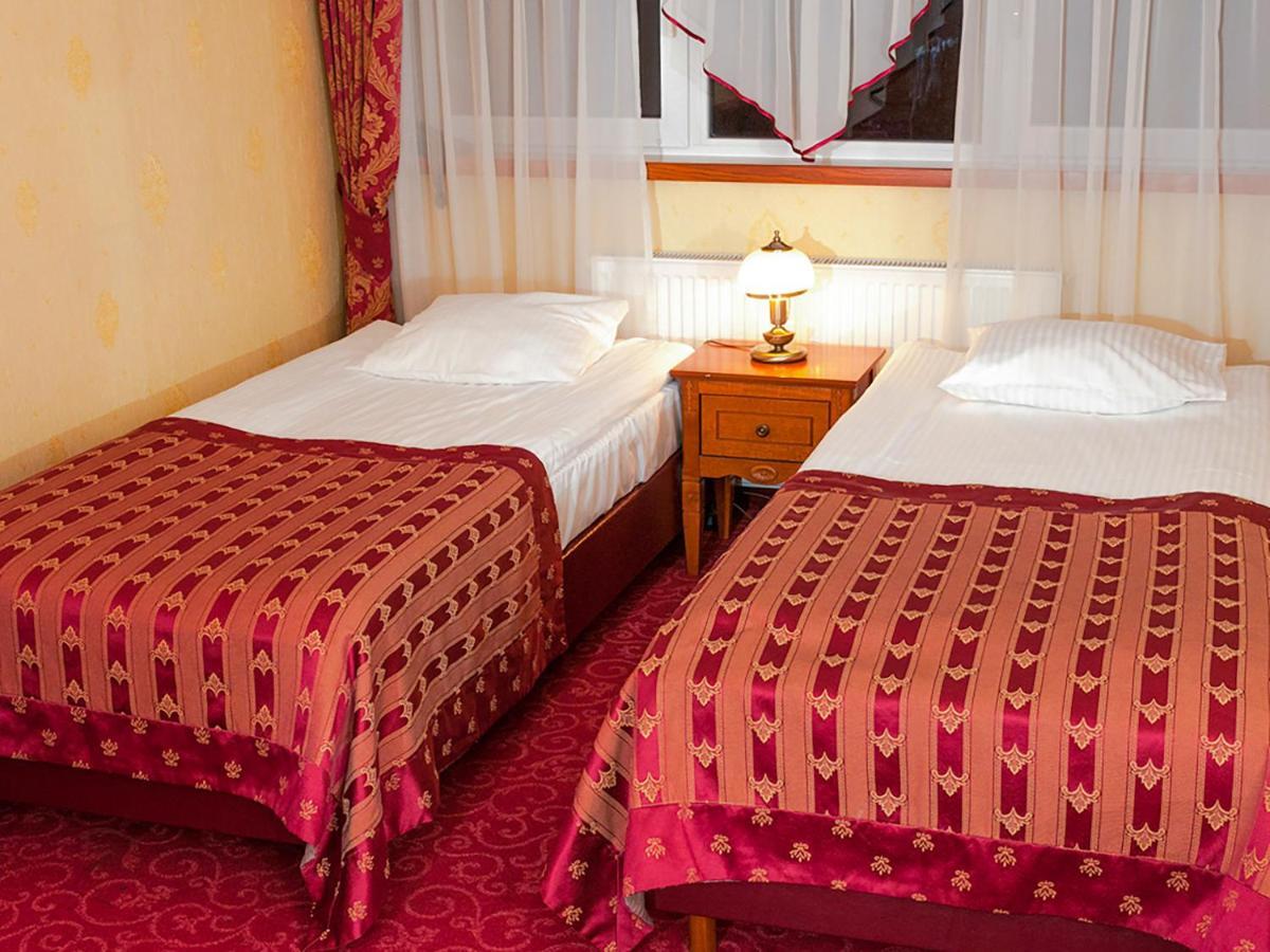 Hotel Korona サンドミエシュ エクステリア 写真