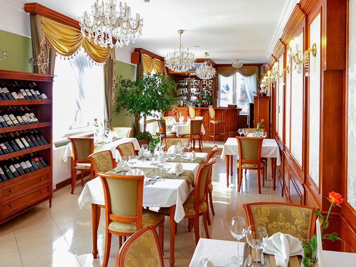 Hotel Korona サンドミエシュ エクステリア 写真